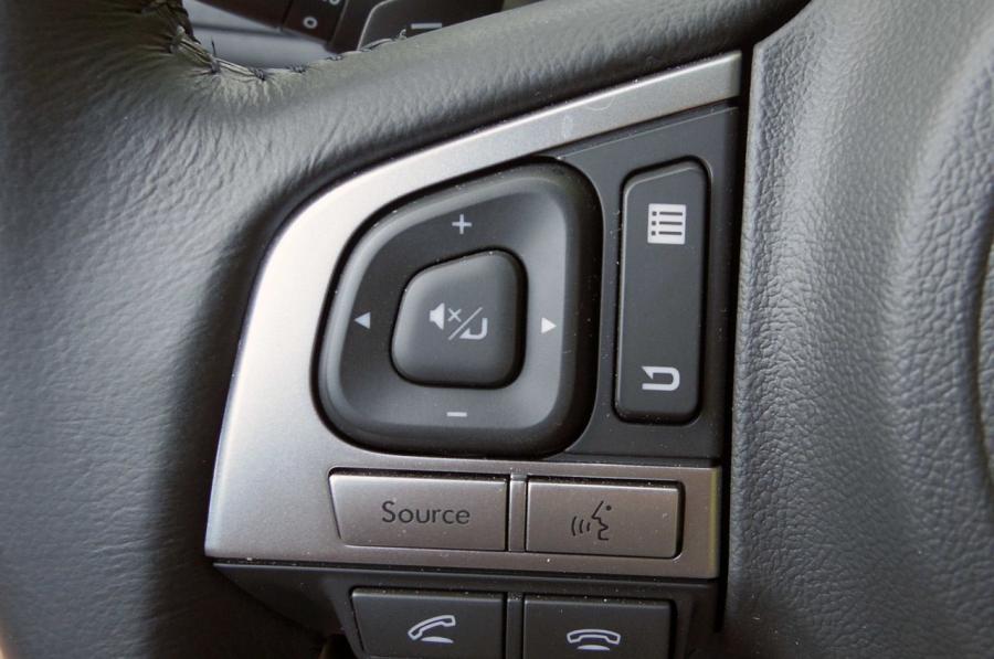  Subaru Legacy 2015 года  (US) (фото 18 из 35)